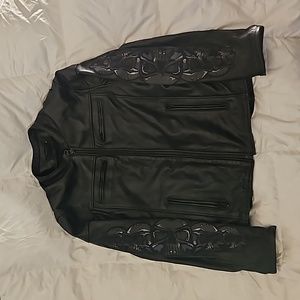 Mens Wilson's Leather Motorcycle Jacket sz MED with reflective skull detail